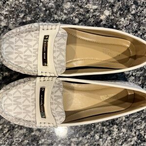 MK SLIP ON LOAFERS.